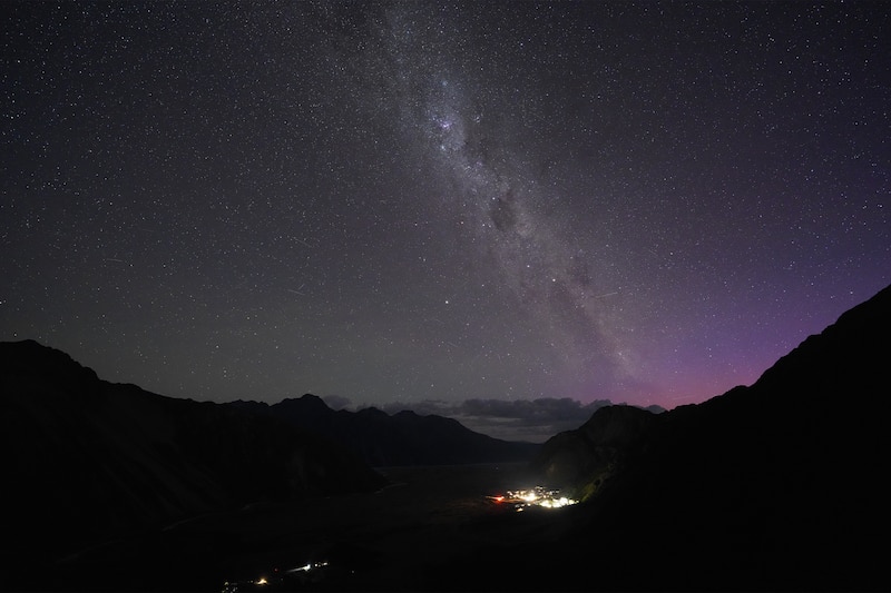 Imagen de muestra de un paisaje estrellado.