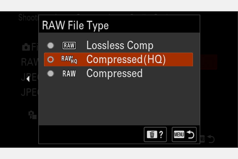 Imagen de la cámara que muestra el Tipo de archivo RAW con el formato (HQ) Comprimido seleccionado